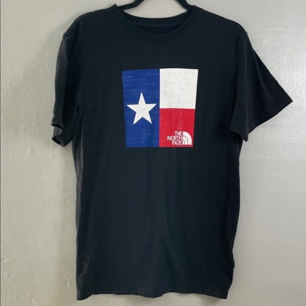 The North Face Men's Black Tee with Texas Flag Graphic Medium